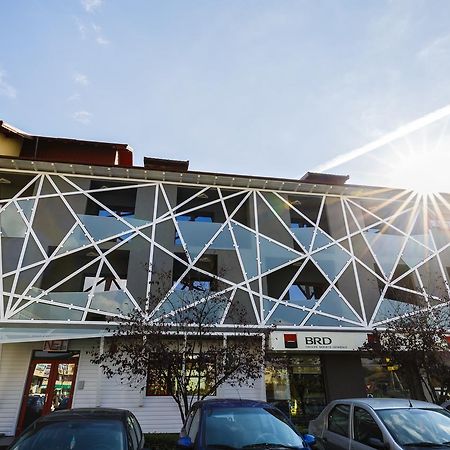 Net Hotel Piteşti Extérieur photo