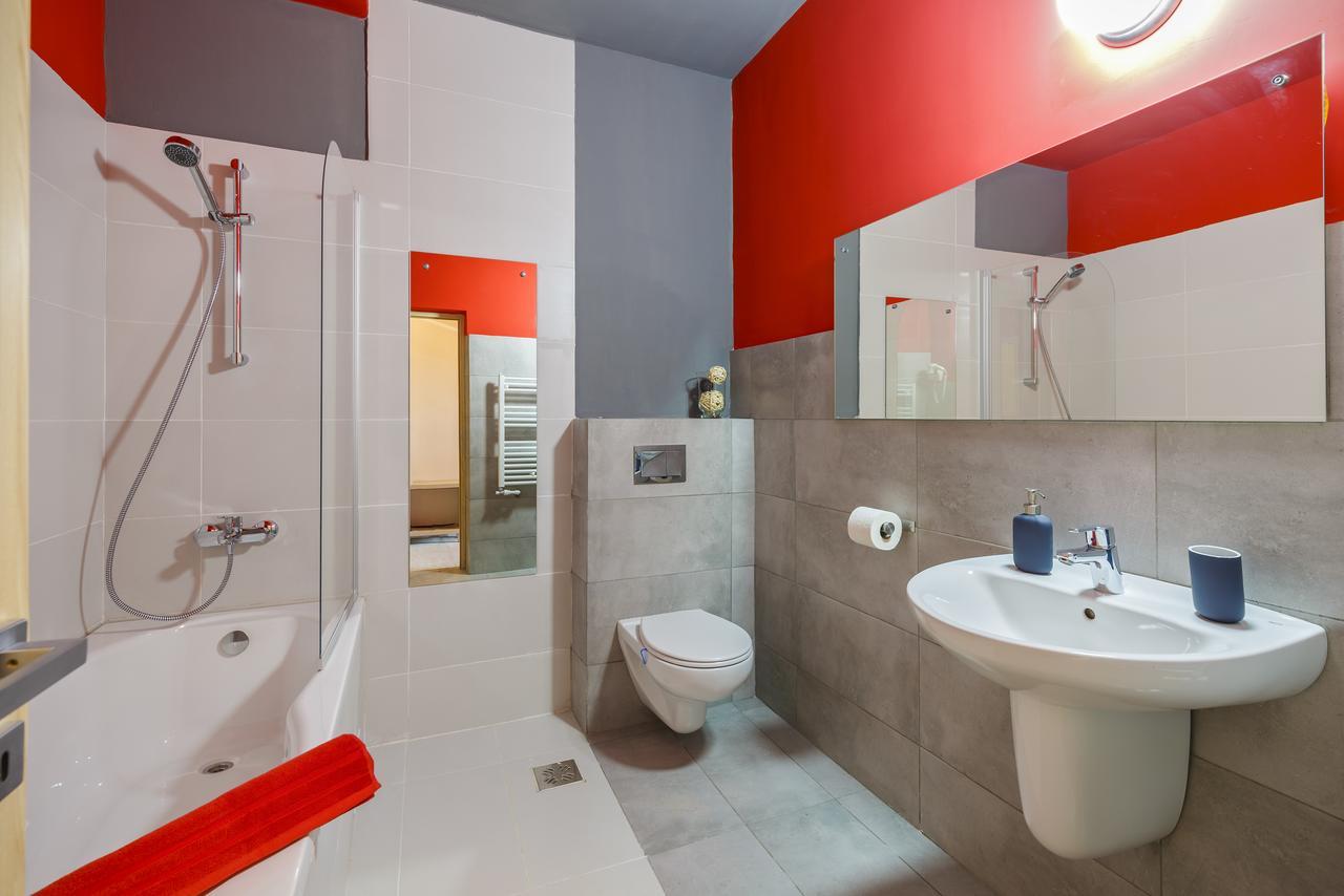 Net Hotel Piteşti Extérieur photo
