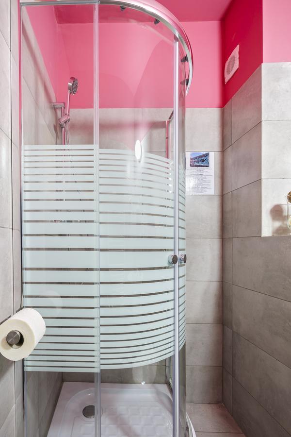 Net Hotel Piteşti Extérieur photo