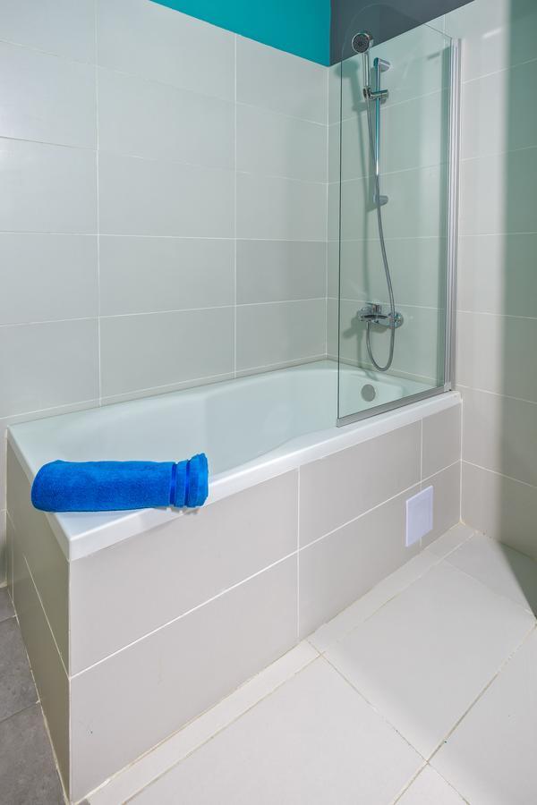 Net Hotel Piteşti Extérieur photo
