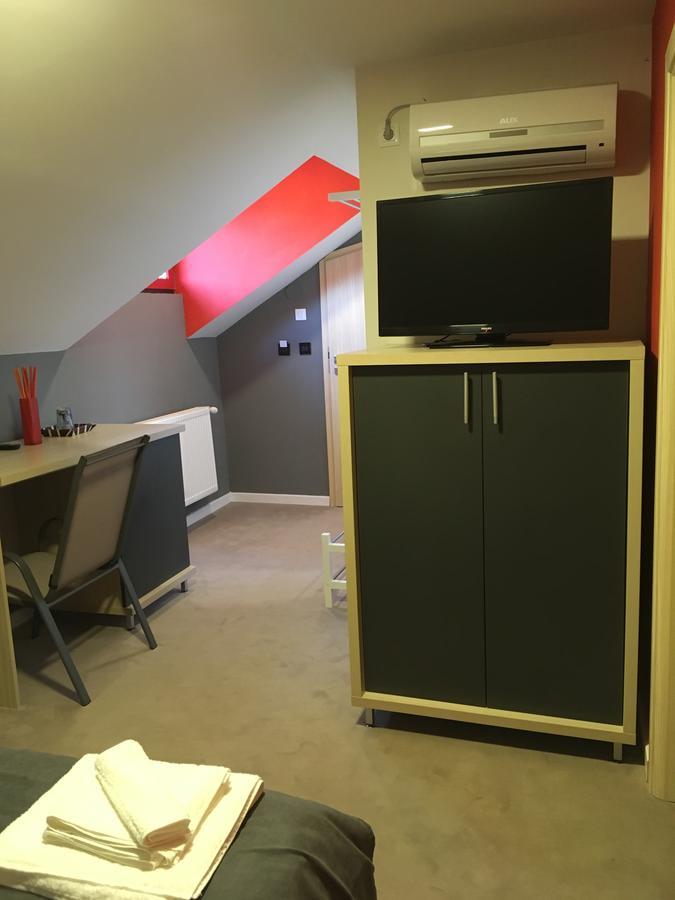 Net Hotel Piteşti Extérieur photo