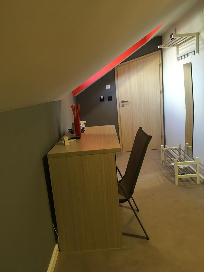Net Hotel Piteşti Extérieur photo